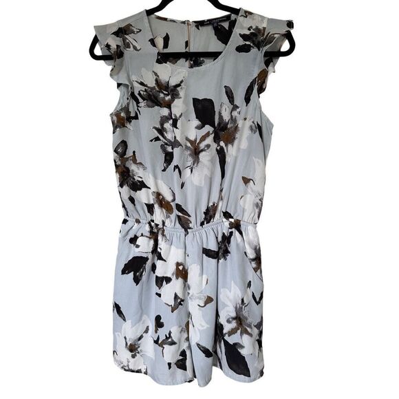 One Clothing Light Blue Floral Print Ruffle Cap Sleeve Shorts Romper Sz Medium - Picture 1 of 8